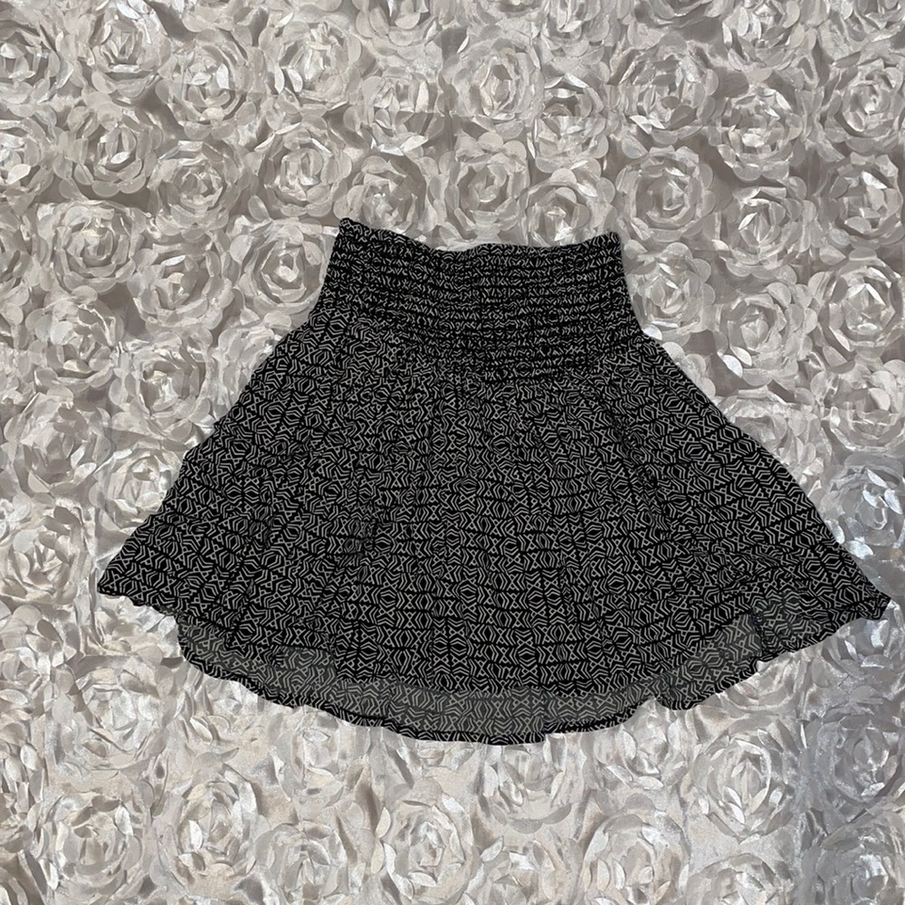 Patterned Mini Skirt - Picture 2 of 3
